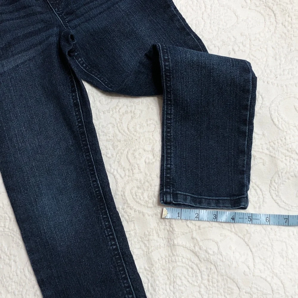 OshKosh B'gosh Classic Blue Jeans Girls Size 6/6A Elastic Waist